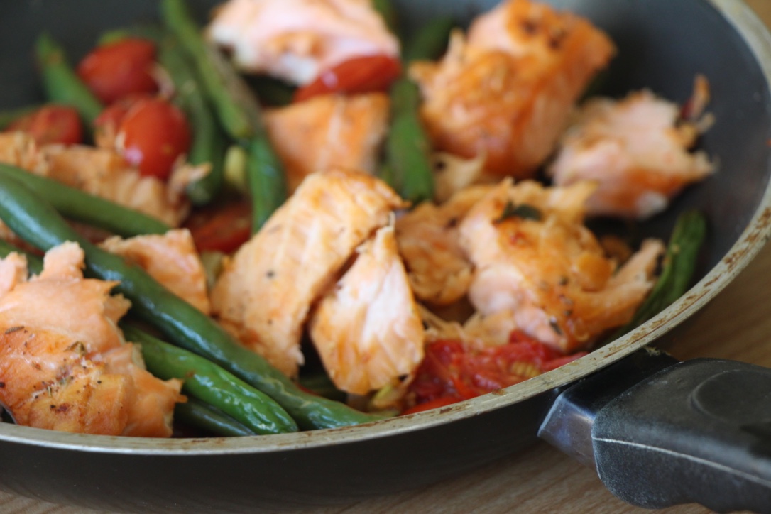 Salmon with Green Beans + Tomatoes (Gluten Free and Oil Free)