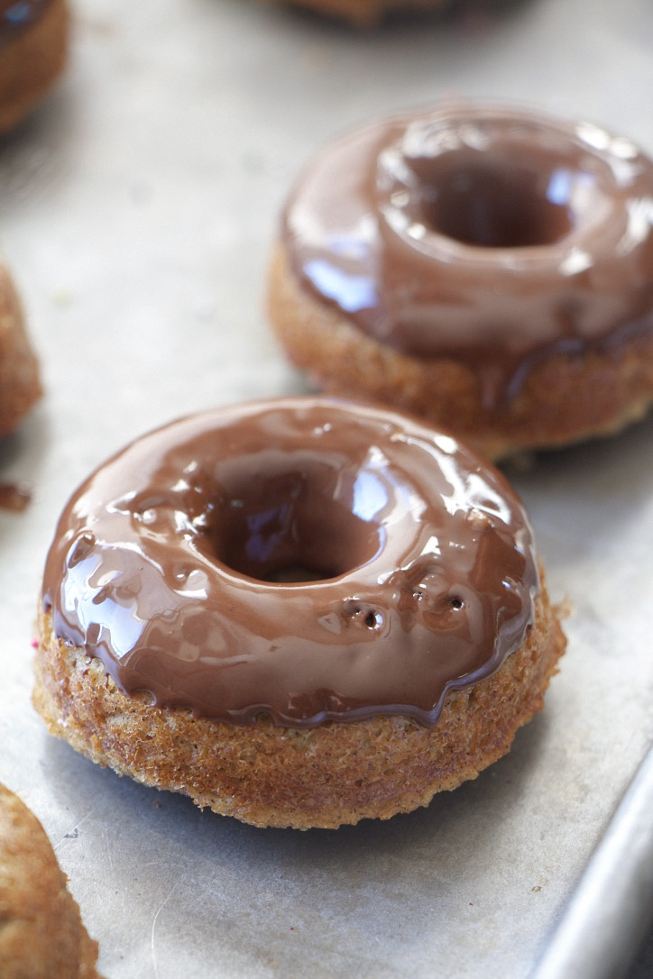 Most AMAZING Flourless Chocolate Glazed Banana Donuts (Paleo, GF, DF ...