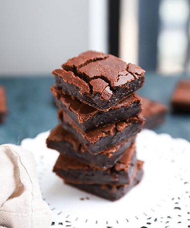 110-Calorie Dark Chocolate Mochi Brownies
