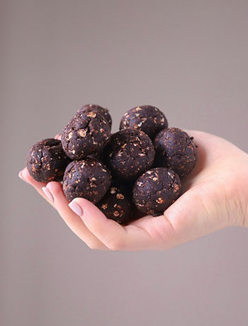 Dark Chocolate Almond Energy Balls (Raw)