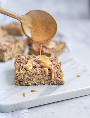 Peanut Butter Banana Baked Oatmeal (Vegan, 110 calories)